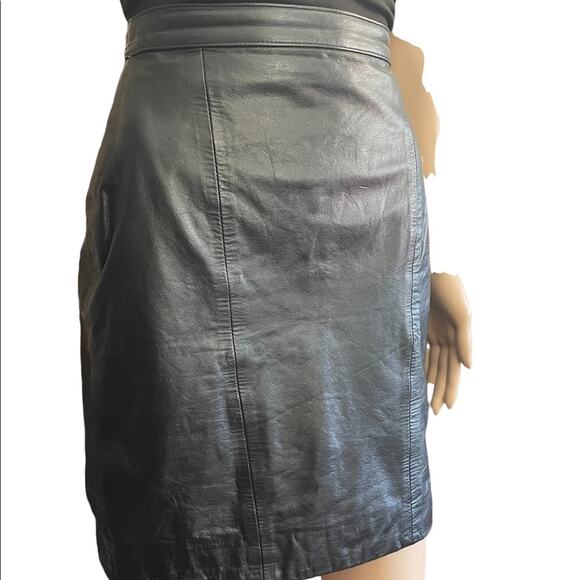 Vintage Don’t Stop Genuine Black Leather Mini Skirt size small - Picture 2 of 12